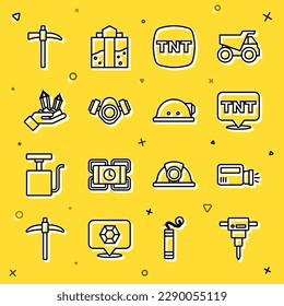 Fijar línea Martillo de construcción, linterna, dinamita, máscara de gas, piedra de gema, Pickaxe y casco menor icono. Vector