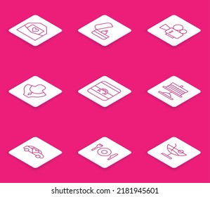 Fijar la línea sobre con el corazón de San Valentín, anillos de boda, cámara de cine, collar en el maniquí, placa de pastelería, auto limusina y placa, bifurcación e icono de cuchillo. Vector