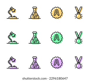 Fijar la línea Hoja de examen con A más grado, lámpara de mesa, tubo de ensayo e icono Medal. Vector