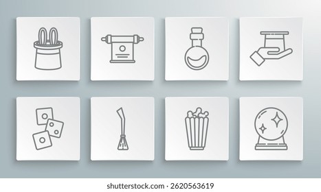 Juego de dados, pergamino mágico, escoba de brujas, palomitas de maíz en caja, bola, botella con poción de amor, mano de sombrero de mago y orejas de conejo icono. Vector