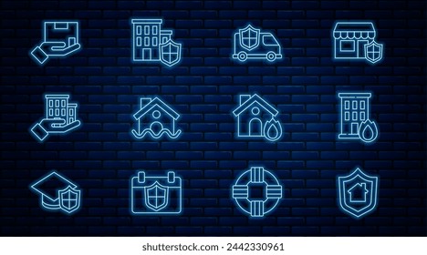 Set line Casa con escudo, Fuego en casa en llamas, Coche, inundación, seguro, Entrega e icono. Vector