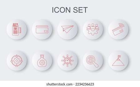 Fijar la línea Montañas y bandera, concepto de externalización, plano de papel, dólar de vidrio de aumento, terminal POS, tarjeta de crédito, Bioingeniería y icono de engranaje de reloj. Vector