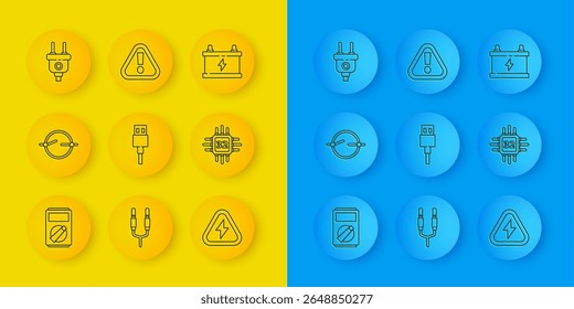 Definir linha Multímetro, Esquema de circuito elétrico, Cabo USB, Alta tensão, Processador com microcircuitos CPU, plugue, Bateria de carro e Ponto de exclamação no ícone de triângulo. Vetor
