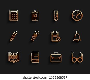 Fijar línea Abrir libro, libro, calculador, maletín, gafas, cuchillo de estacionería, campana sonora y hoja de examen con icono de reloj. Vector