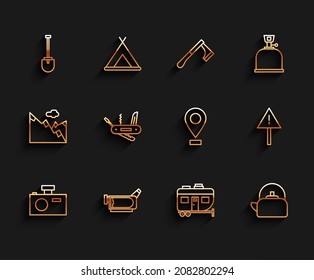 Set-line Fotokamera, Kino, Shovel, Rv Camping Trailer, Kettle mit Griff, Schweizer Armeemesser, Ausrufezeichen Dreieck und Location Icon. Vektorgrafik