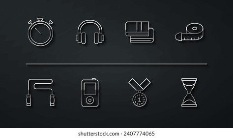 Fijar línea Stopwatch, cuerda de salto, medida de cinta, Medal, reproductor de música, audífonos, vidrio antiguo y icono de pila de toallas. Vector