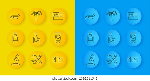 Fija la línea Surfboard, botella Whiskey, y vidrio, boleto Airline, tubo crema de pantalla solar, paraguas de la cama de sol, cámara Action y icono de la palmera tropical. Vector