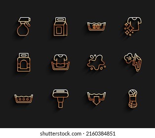 Fijar línea Lavado de temperatura, Vasero de ropa, Botella de agua para pulverización, Modos de lavado, Yarn, Cuenca con camisa, Hierro eléctrico e icono de derrame. Vector