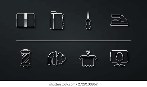 Linha Set rolo de tecido têxtil, linha de costura no carretel, ferro elétrico, guarda-roupa de cabide, couro e Coruja ícone da ferramenta. Vetor