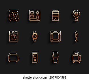 Fijar línea Tostadora con tostadas, Control remoto, Escalas, Lámpara de mesa, Televisión, reloj inteligente que muestra la frecuencia de latido del corazón, Icono de Blender y báscula de baño. Vector