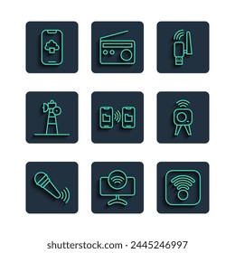 Micrófono inalámbrico, sistema de televisión inteligente, Internet inalámbrico Wi-Fi, adaptador USB, transferencia y almacenamiento de datos, antena parabólica, datos de tecnología de nube e ícono de cámara de Web. Vector