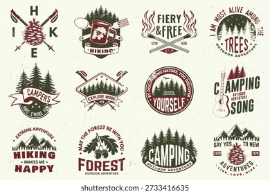 Conjunto de logotipo, diseño de insignia con citas de aventura inspiradoras. Concepto para camisa o logotipo, impresión, sello o camiseta con montaña, bosque, hoja de roble y bellotas, bosque de alfileres, fósforos palo, montaña. Vector