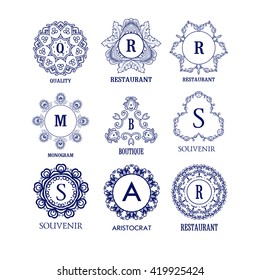 Conjunto de plantillas de diseño de monogramas azules de lujo, simples y elegantes. Bueno para etiquetas y logos. Ilustración vectorial. Estilo de línea. Gran conjunto de monogramas. Diseño monograma. Monograma vectorial. Aislado en blanco.