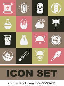Set Mace mit Spikes, Schildkröte, Schlachthammer, Magic Rune, Viking Head, Flaschentränke, Dekret, Pergament, Scroll und Roasted Truthahn oder Hühnersymbol. Vektorgrafik