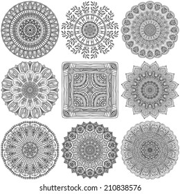 Set mandalas. Round Ornament Pattern. Vintage decorative elements. Hand drawn background. Islam, Arabic, Indian, ottoman motifs.