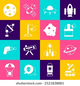Set Mars Rover, Planet Saturn, Astronomische Sternwarte, UFO fliegende Raumschiff, Mond mit Flagge, Satellitenschüssel, und Asteroid-Ikone. Vektorgrafik