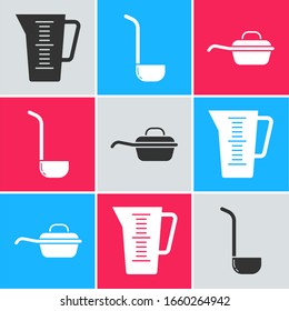 Ajuste la taza de medición, la cuchara de cocina y el icono de la sartén. Vector