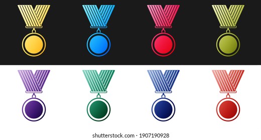 Establece el icono Medal aislado en el fondo blanco y negro. Símbolo del ganador. Vector.