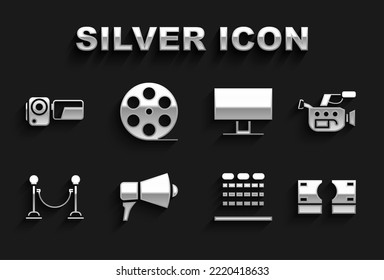 Establece Megáfono, cámara de cine, pila dinero de papel, auditorio con asientos, barrera de Rope, Tv inteligente e ícono de carrete de película. Vector