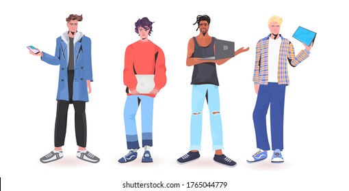 conjuntos de hombres con dispositivos digitales mezclar tipos de raza con ropa de moda personajes de dibujos animados masculinos colección horizontal de longitud completa ilustración vectorial aislada