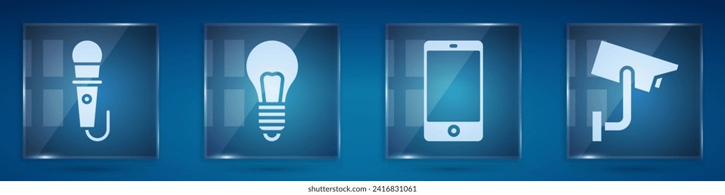 Ponga el micrófono, la bombilla de luz con el concepto de idea, el Smartphone, el teléfono móvil y la cámara de seguridad. Paneles de vidrio cuadrado. Vector