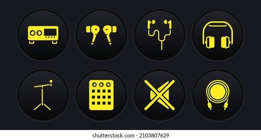 Das Mikrofon mit Ständer, Kopfhörern, Trommelgerät, Lautsprechermute, Kopfhörer, Audiokopfhörer und Gitarrenverstärker-Symbol setzen. Vektorgrafik