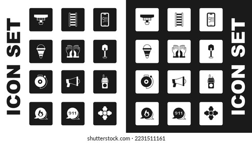 Establece la llamada de emergencia móvil 911, guantes para bomberos, cubeta para conos, sistema de alarma para humo, pala, escape, Walkie talkie e icono de campana resonante. Vector