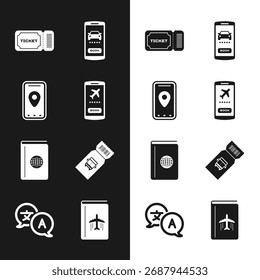 Set Móvil con boleto, infografía del mapa de la ciudad, boleto, coche compartido en línea, guía de viaje de libro de la cubierta, autobús, y el icono del traductor. Vector