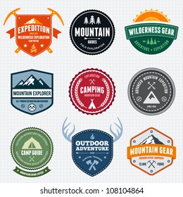 Набор значков с логотипом горных приключений и экспедиций