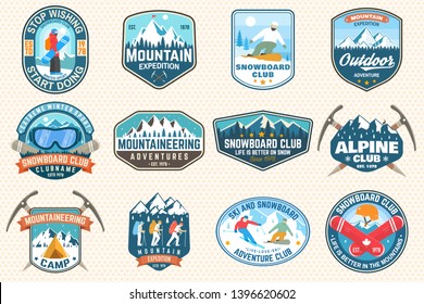 Conjunto de expedición de montaña y parche del club de snowboard. Vector. Concepto de placa, impresión, sello o tee. Diseño de tipografía vintage con alpinistas y silueta de montaña. Emblemas de aventura al aire libre.