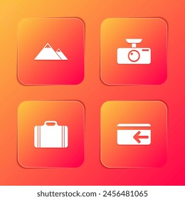 Set Berge, Auto-DVR, Koffer für Reisen und Cash-Back-Symbol. Vektorgrafik