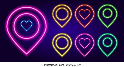 un conjunto de signos de neón de diferentes colores con un círculo y un corazón en el interior. Elementos aislados brillan en la oscuridad punteros en rosa y azul, verde con un corazón dentro para la plantilla de diseño del