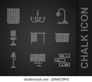 Set Office desk, Smart Tv, Shelf con libros, Chest of cajers, lámpara de piso, silla, icono de mesa y armario. Vector