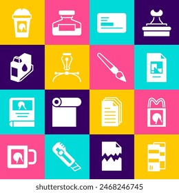 Set Pantone, Paper shopping bag, File document, Business card, Fountain pen nib, Printer ink cartouche, Coffee cup go et Paint brush icône. Image vectorielle 
