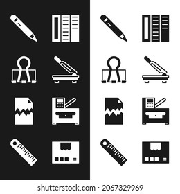 Ajuste el cortador de papel, el clip del ligador, el lápiz con borrador, el folleto, el documento desgarrado, la máquina de copiar, la caja de cartón y el icono de la regla. Vector