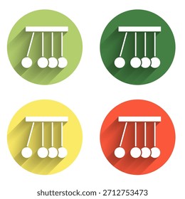 Conjunto icono de péndulo aislado con fondo de sombra larga. Cuna de Newton. Botón de círculo de color. Vector