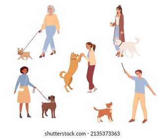 Se monta con gente con sus perros de fondo blanco. Hombre y mujer jugando con mascota. Cuidada ilustración de la relación y amistad entre humanos y animales. Vector plano