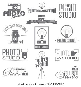 Set of photo studio badges on white background. Retro style photographer logotypes, emblems. Great for business design, logos of photo studio, advertising, window signage. Vintage vector illustration.