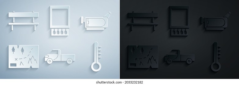 Configurar camión de recogida, cámara de cine, mapa doblado con ubicación, termómetro de meteorología, caja de cerillas abierta y fósforos e icono del banco. Vector