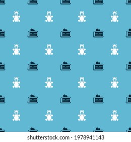 Set Piece of cake and Jelly bear candy on seamless pattern. Vector