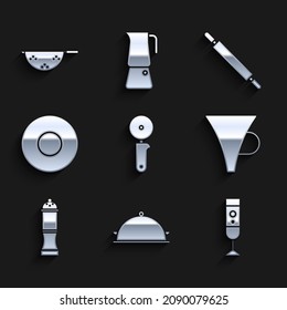 Fijar cuchillo de pizza, Cubierto con bandeja de comida, Blender, embudo o filtro, Pepper, Plate, Pañón de rodadura e icono del colador de cocina. Vector