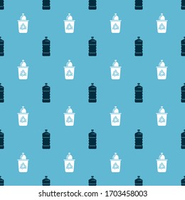 Coloque el frasco de plástico y la papelera de reciclaje con el símbolo de reciclaje en un patrón impecable. Vector