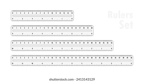 Conjunto de reglas grises de plástico de 15, 20, 25 y 30 centímetros. Herramienta de medición para el trabajo y el aprendizaje. Regla con doble cara que mide pulgadas y centímetros. Ilustración vectorial.