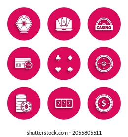 Juego de tarjetas de juego, Máquina tragamonedas con 7 jackpot de suerte, dólar de chip del Casino, rueda de ruleta, Crédito, cartón y icono de Lucky. Vector