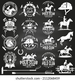 Juego de insignias deportivas, parches, emblemas, logos de los clubes de polo. Ilustración vectorial. Etiqueta monocromática de época con siluetas de jinete y caballo. Concurso de polo club deportivo.