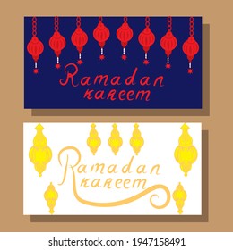 Un juego de postales dedicadas al Ramadán, con letras y faroles colgados. Ilustración de material vectorial.