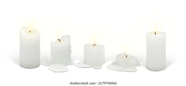 Un conjunto de velas ardientes realistas sobre un fondo blanco. velas 3d con cera derritiéndose, llama y halo de luz. Ilustración vectorial con gradientes de malla. EPS10.