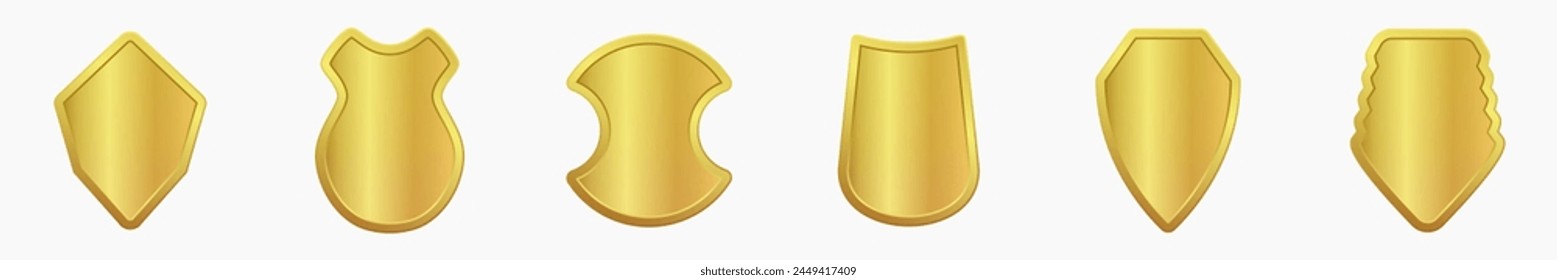 Conjunto de escudos heráldicos dorados realistas. Colección de cristal y escudo brillante. Ilustración vectorial.