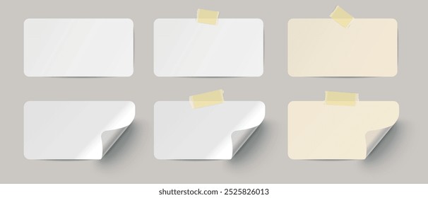 Conjunto de etiquetas de papel realistas com cores diferentes e fita adesiva no fundo transparente.