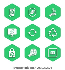 Set Refresh, Hand hält Erdkugel, Elektrische Auslass, Recycling-Symbol, Papiertasche mit Recycling, Standortblatt, Pflanze Hand und bin Symbol. Vektorgrafik